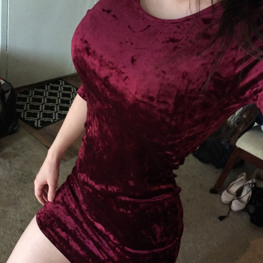 Red velvet bodycon minidress